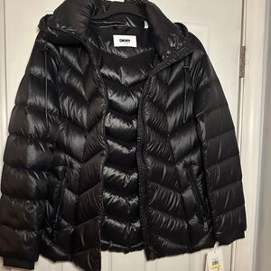 DKNY Women’s Black Puffer Jacket NWT Size Medium